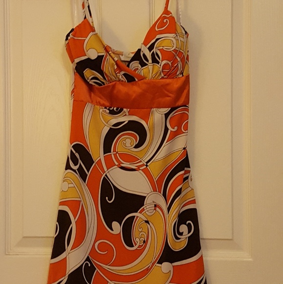 Dress - Picture 3 of 3